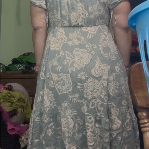 torrid Dresses & Skirts - Torrid Blue and Cream Floral Maxi Dress